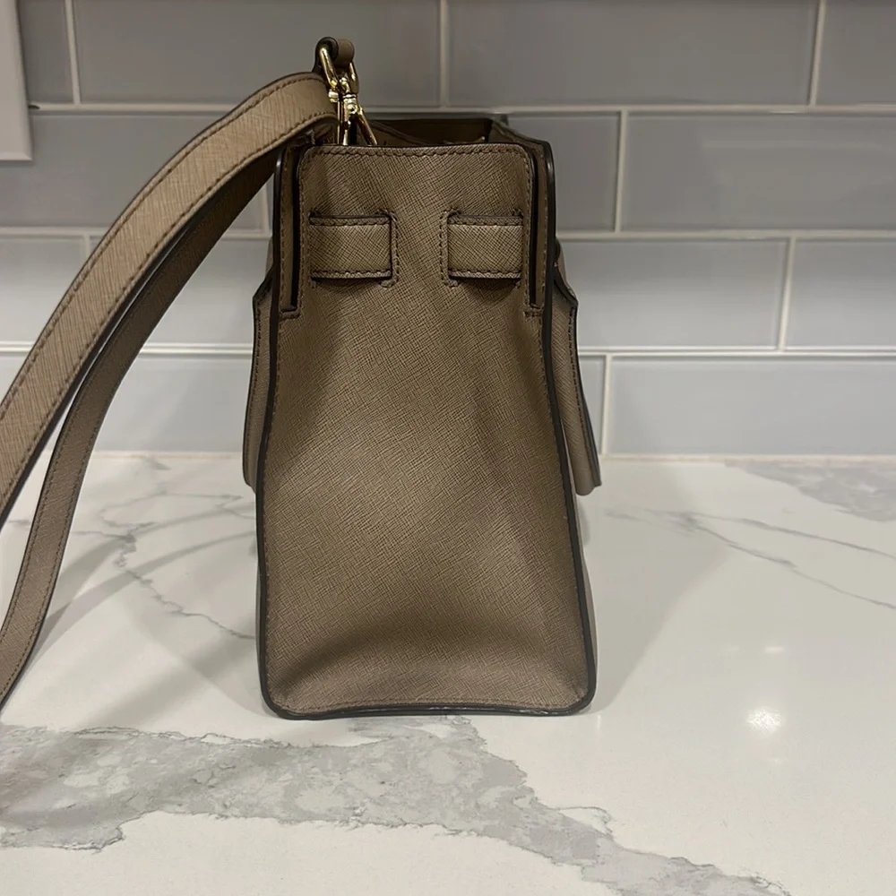 Michael Kors Dillon purse - Picture 4 of 7